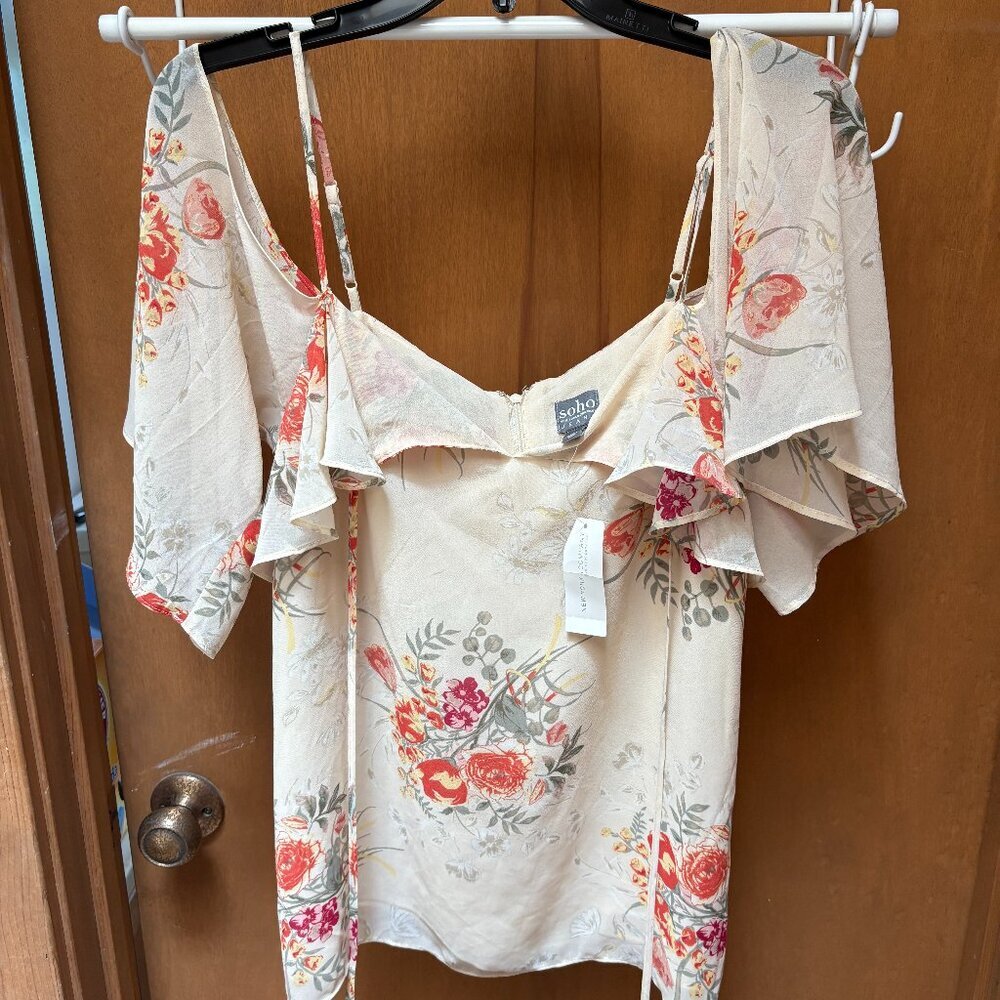 SOHO New York & Company Cream Floral Cold Shoulder Blouse Small NWT - Picture 1 of 3